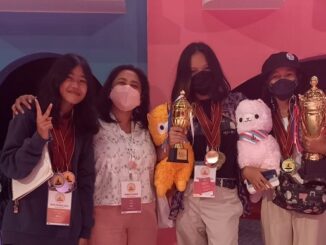 Btari, Audrey, Dita (Pelatih WSC Cikal Amri) dan salah satu Pelajar dari Kamboja yang bergabung