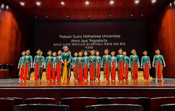 Tim Female Choir PSM Universitas Atma Jaya Yogyakarta (Dok. UAJY)