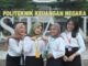 Mahasiswa PKN STAN sedang berfoto ria (KalderaNews/Ist)