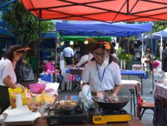 Peserta didik di Science Fair Project Lustrum SMK Tarakanita IX Peserta didik di Science Fair Project Lustrum SMK Tarakanita IX