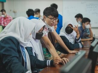 Theodore Alvin Tanjaya menjadi tutor informatika
