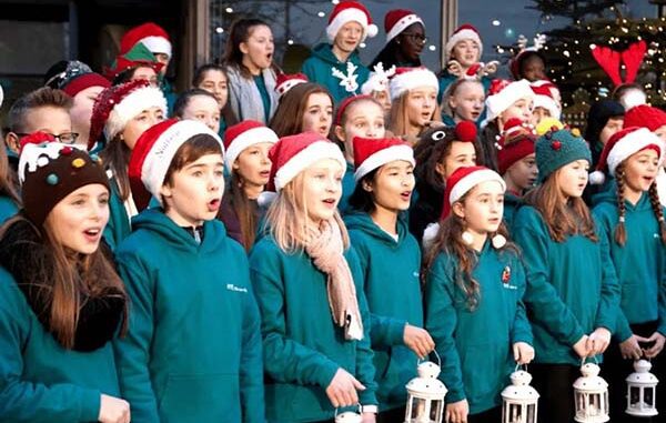 Tradisi Christmas Carols. (Ist.)