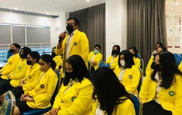 Mahasiswa Universitas Katolik Darma Cendika (UKDC) Surabaya