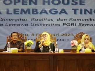 Rektor Universitas PGRI Semarang (UPGRIS), Dr. Sri Suciati, M.Hum