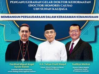 Tiga tokoh yang mendapat gelar Doktor Honoris Causa dari UIN Sunan Kalijaga Yogyakarta. (Dok.UIN.)