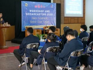 Workshop UMK Broadcasting Universitas Muria Kudus (UMK) di Auditorium UMK dan di Balai Desa Terban, Kecamatan Jekulo, Kabupaten Kudus pada Jumat-Minggu, 10-12 Februari 2023