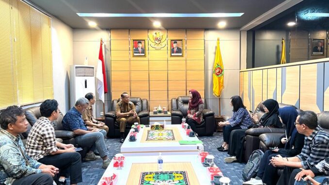 Pertemuan Pemkot Samarinda dan pertemuan dengan Tim Direktorat Jenderal Pendidikan Anak Usia Dini, Pendidikan Dasar dan Pendidikan Menengah (Ditjen PDM). DOK Kemendikbud Pertemuan Pemkot Samarinda dan pertemuan dengan Tim Direktorat Jenderal Pendidikan Anak Usia Dini, Pendidikan Dasar dan Pendidikan Menengah (Ditjen PDM). DOK Kemendikbud
