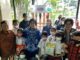 Menteri LHK Siti Nurbaya dan Dirjen Pengelolaan Sampah, Limbah dan B3, Rosa Vivien R mengunjungi booth siswa Tarakanita. (Dok.Tarakanita)