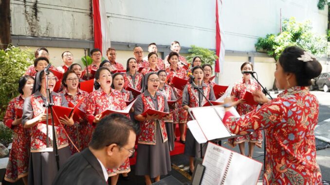 Paduan suara tampil merdu di semarak HUT Ke-78 RI di KBRI (Kedutaan Besar Republik Indonesia) Manila, Filipina