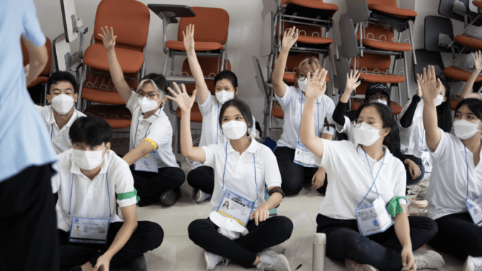 Mahasiswa baru mengikuti Orientasi Mahasiswa Baru di Universitas Multimedia Nusantara (OMB UMN) 2023