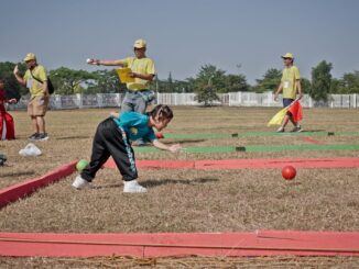 Peserta didik di Olimpiade Olahraga Siswa Nasional Peserta Didik Berkebutuhan Khusus (O2SN PDBK) yang berlangsung di lapangan luar Stadion Pakansari, Cibinong, Kabupaten Bogor, 12 September 2023