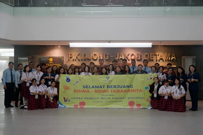 Perwakilan Sekolah Tarakanita di Lomba Peneliti Belia Nasional 2023 yang berlangsung di Kampus Universitas Multimedia Nusantara Gading Serpong, Banten pada Kamis, 30 November 2023