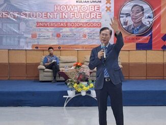 Mantan duta besar Korea Selatan untuk Indonesia, Prof. Dr. Kim Soo-il berbicara di Universitas Bojonegoro. (dok.Unigoro)