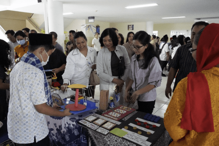 Acara TARSAT Punya Gawe dengan tema "Membangun Kebhinekaan dengan Menghidupkan Kearifan Lokal" di SMP Tarakanita 1 pada Sabtu, 9 Desember 2023
