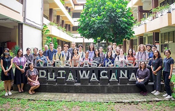 Mahasiswa Goshen College belajar bahasa Indonesia di Kampus UKDW Yogyakarta. (dok.ukdw)