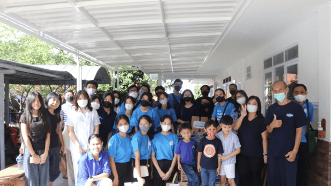 Berbagi kasih kepada sesama merupakan wujud nyata kepedulian komunitas keluarga besar Tarakanita Blok Tendean dengan melakukan Bakti Sosial di Panti Werdha Bina Bhakti, Babagan Tangerang Berbagi kasih kepada sesama merupakan wujud nyata kepedulian komunitas keluarga besar Tarakanita Blok Tendean dengan melakukan Bakti Sosial di Panti Werdha Bina Bhakti, Babagan Tangerang