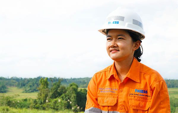 Beasiswa dari PT Thiess Contractors. (dok.thiess) Beasiswa dari PT Thiess Contractors. (dok.thiess)