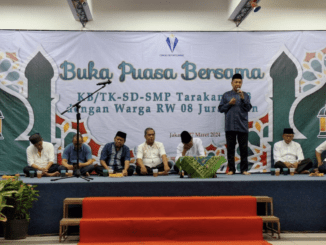 Sekolah Tarakanita 3 di Jl. Juraganan No 1 Grogol Utara, Jakarta Selatan menggelar kegiatan buka puasa warga RW 08 Juraganan pada Rabu, 27 Maret 2024