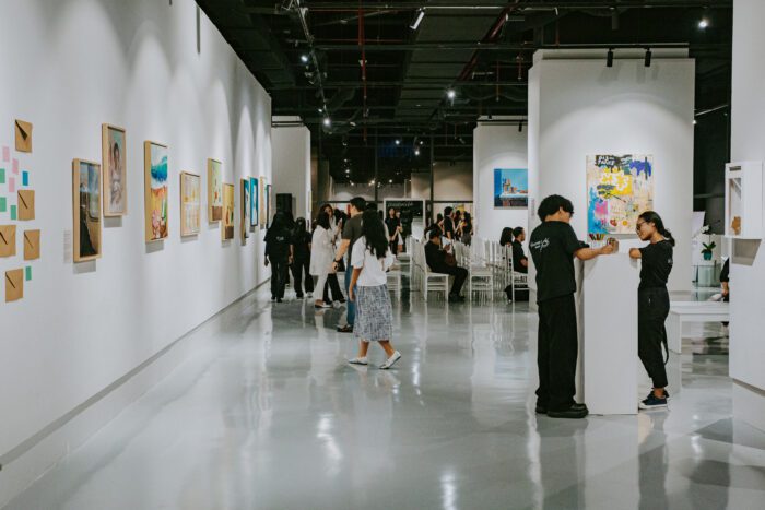 A special art exhibition Asmaraloka Chapters titled "Chapter 2: Dreams" will be held from September 6-8, 2024, at SPAC8, Ashta, to raise funds for the education of underprivileged children in Indonesia, centered around the theme of "Dreams."