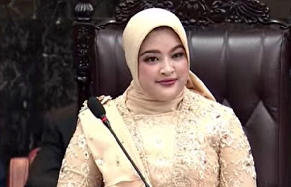 Annisa M A Mahesa menjadi pimpinan sementara dalam Pelantikan Anggota DPR RI 2024-2029. (tangkapan layar Youtube DPR RI) Annisa M A Mahesa menjadi pimpinan sementara dalam Pelantikan Anggota DPR RI 2024-2029. (tangkapan layar Youtube DPR RI)