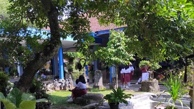 SMA Stella Duce 2 Yogyakarta. SMA Stella Duce 2 Yogyakarta.