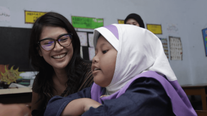 Artis Dian Sastrowardoyo yang aktif di yayasan Dian Sastro (Ist).