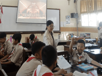 Praktik mengajar di SMP PL 1 Yogyakarta