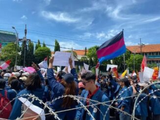 ribuan mahasiswa Jatim gelar demonstrasi