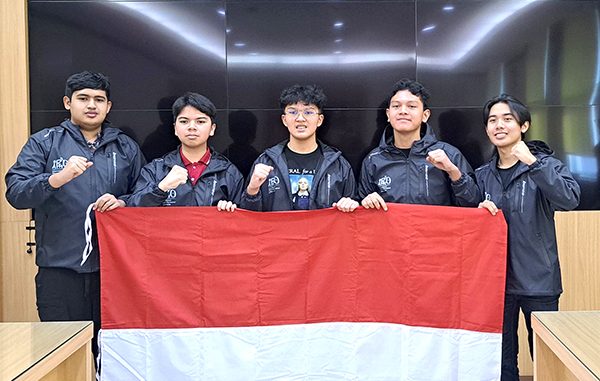 Lima siswa Indonesia di IPhO 2025. (dok.puspresnas) Lima siswa Indonesia di IPhO 2025. (dok.puspresnas)