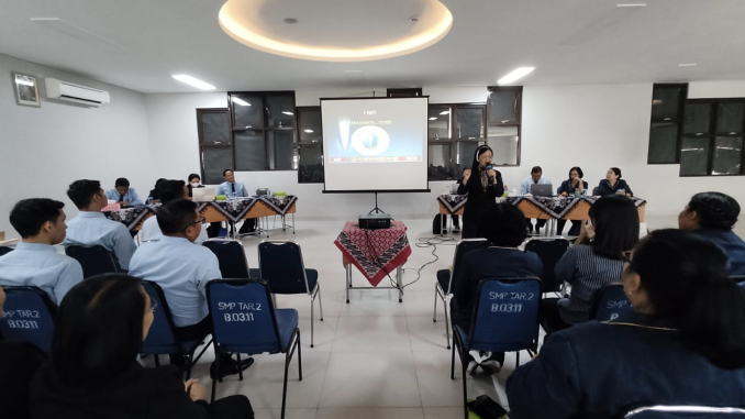 Sr. Yudith CB meberikan penyegaran dan penguatan visi misi Yayasan Tarakanita di Tarakanita Blok Pluit