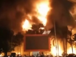 Kantor DPRD Kota Makassar dibakar massa pendemo