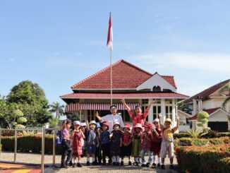 TK Sint Carolus Tarakanita Bengkulu bersiap mengikuti kegiatan field trip ke Rumah Pengasingan Bung Karno