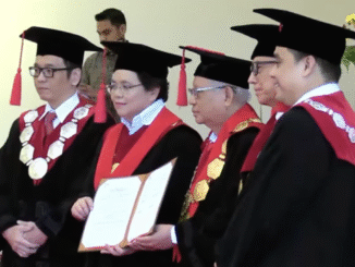 Prof. Elisabeth Rukmini, S.Si., M.Sc., Ph.D., sebagai Guru Besar Tetap bidang Sains Dasar