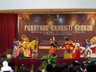 Penampilan seni Tarian Tradisional oleh Karyawan Yayasan Tarakanita Blok Rawamangun dalam perayaan Carolus Day 2025 di Puloraya. (Doc. Tarakanita Jakarta