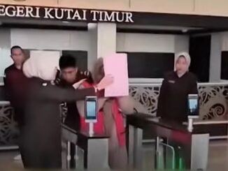 Tersangka berinisial J diduga kuat menyelewengkan dana desa hingga mencapai Rp 2,1 miliar,