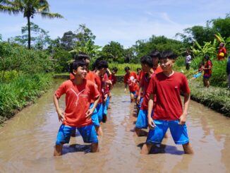 siswa kelas X SMA Tarakanita Magelang. Mereka mengikuti kegiatan bertajuk “Jelajah Konservasi Air”