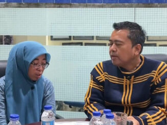 Nur Aini, guru SDN Mororejo II Tosari Kabupaten Pasuruan dalam sebuah tayangan podcast. (Ist.)