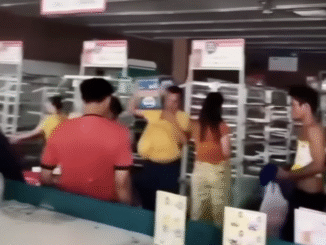 Tangkapan layar penjarahan minimarket
