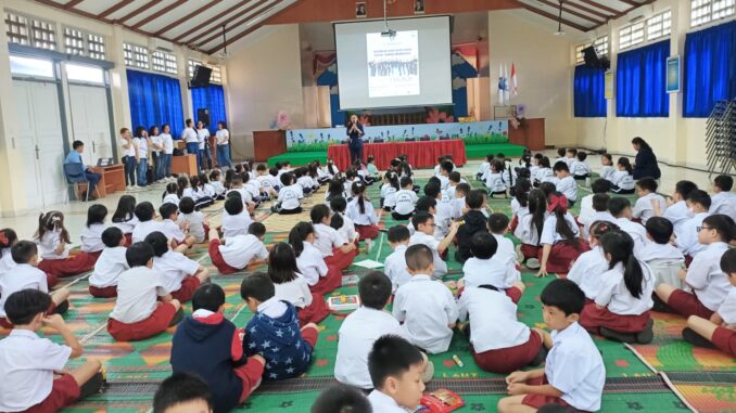 SD Tarakanita 4 bekerjasama dengan Forum Komunikasi dan Kerjasama Sekolah Keluarga dan Masyarakat (FKKSKM) dalam bentuk “Fun Activity"