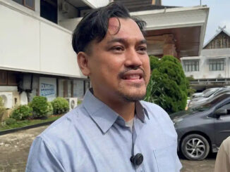 Agus Saputra, guru SMK Negeri 3 Tanjab Timur yang dikeroyok siswanya. (Ist.)