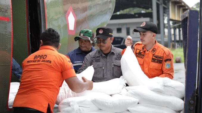 Modifikasi cuaca dengan menebarkan garam ke langit Modifikasi cuaca dengan menebarkan garam ke langit