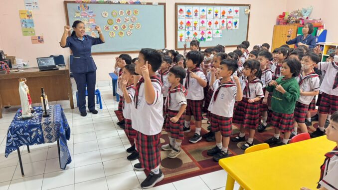 KB-TK Tarakanita 5 mengajak anak-anak untuk ikut ambil bagian dalam kegiatan APP melalui pertemuan-pertemuan sederhana namun bermakna.
