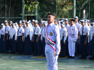 Upacara bendera di sekolah. (dok.kemendikdasmen)