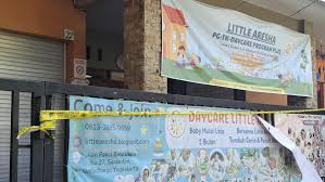 Lokasi Daycare Little Aresha sudah dipasang garis polisi. (Ist.)
