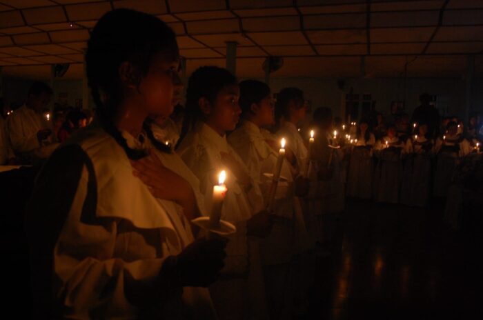 Misa Vigili Paskah 2026 di Lereng Merapi Gereja Stasi Santo Paulus Ngargomulyo, Dukun, Magelang, Jawa Tengah pada Sabtu malam, 4 April 2026