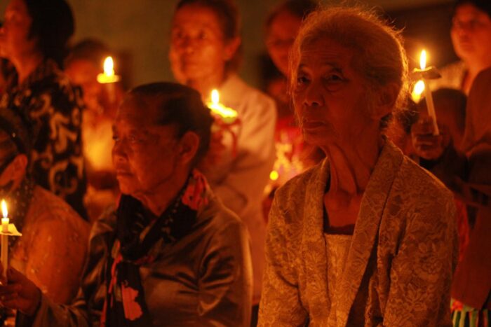 Misa Vigili Paskah 2026 di Lereng Merapi Gereja Stasi Santo Paulus Ngargomulyo, Dukun, Magelang, Jawa Tengah pada Sabtu malam, 4 April 2026
