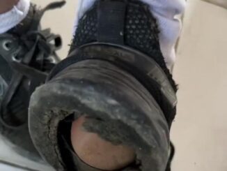 Sepatu rusak