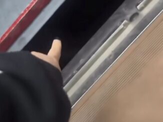 Tangkapan layar dugaan pelecehan seksual di Stasiun Kebayoran pada Sabtu malam, 2 Mei 2026 menjadi viral setelah akun Threads @andinewst mengungkap modus pelaku yang bersembunyi di bawah peron stasiun
