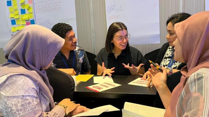 Kantor Bahasa Inggris Regional (RELO) Kedutaan Besar Amerika Serikat (AS) di Jakarta bermitra dengan Fakultas Ilmu Pengetahuan Budaya Universitas Indonesia (FIB UI) meluncurkan program pelatihan intensif selama dua minggu bertajuk “Practical English for Young Learners (PEYL)”di Denpasar, Bali, 10-23 Mei 2026