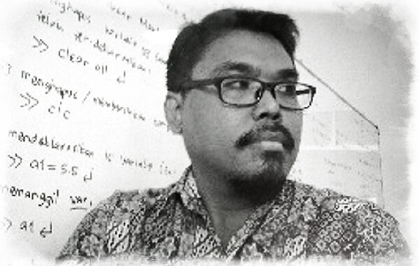 S.N.M.P. Simamora adalah Dosen Institut Digital Ekonomi LPKIA Bandung, Alumni Dept. Elektroteknik ITB sekaligus Anggota Asosiasi Dosen Indonesia (adi.or.id)